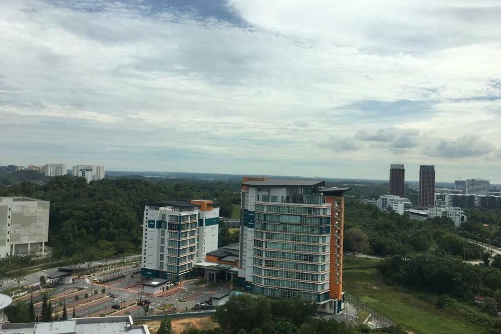 Hb1611 Lake View Studio Unit,Hyve, Cyberjaya, Free Wifi, Netflix, Pool, Free Parking, 3039公寓 外观 照片