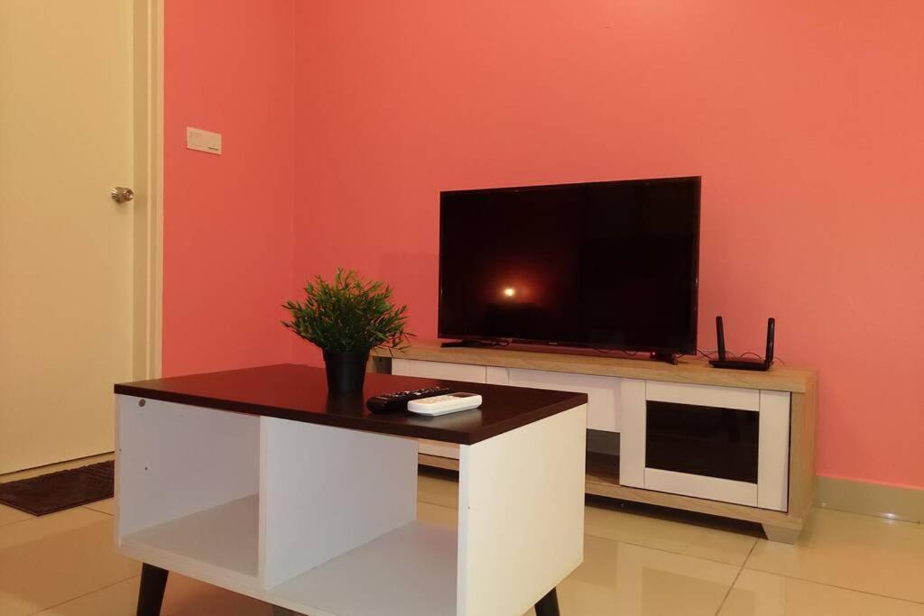 Hb1611 Lake View Studio Unit,Hyve, Cyberjaya, Free Wifi, Netflix, Pool, Free Parking, 3039公寓 外观 照片